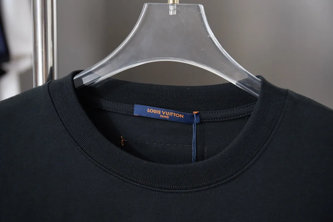 🅿️200 1V 25SS early spring new style short sleeves with embroidered letters, light luxury, a must-have item for daily commuting for men and women, correct version, welcome to compare, detailed features · 320 grams of 100% pure cotton double yarn jersey fabric · Special thickened 32 pieces of double yarn 1X1 thread in the same vat · Imported Tajima machine hollow embroidered letter logo. Ready-made garments are washed to make the embroidery softer · Double-needle sewing and cross-seam technology · Original main mark, washed tag, brand moisture-proof paper packaging Color: black/white Size: S/M/L/XL